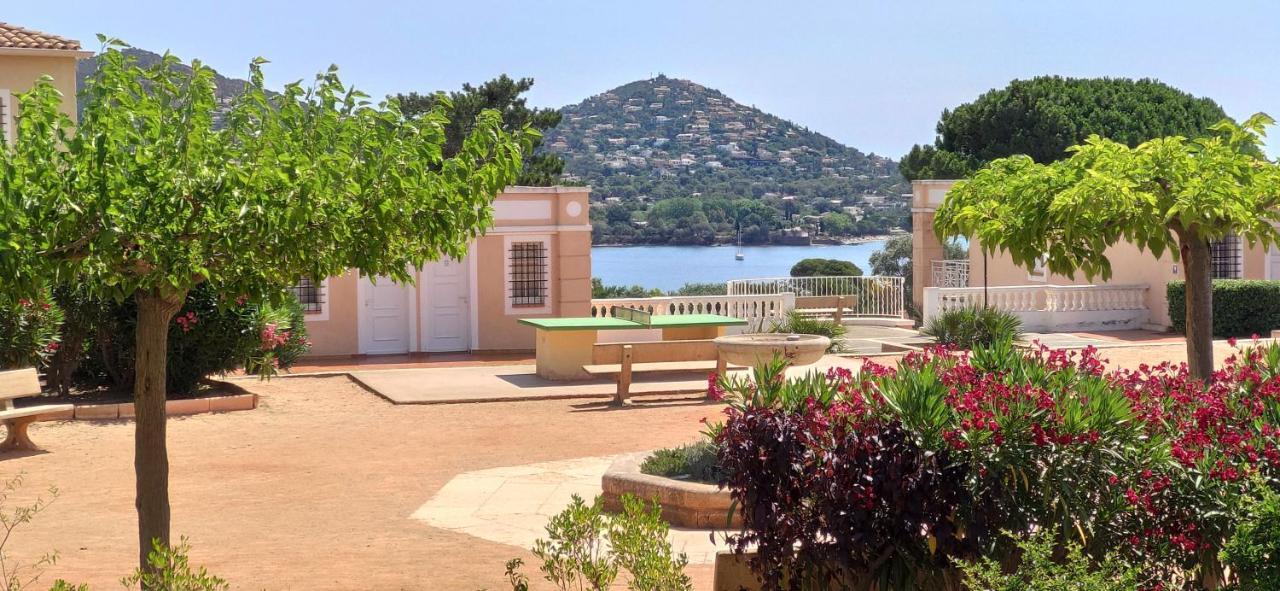 Agay Cap Esterel, Le Village Belvedere T2 Climatise Rez-De-Jardin, Vue Mer, Piscine Et Parking Inclus Saint-Raphaël Exteriér fotografie